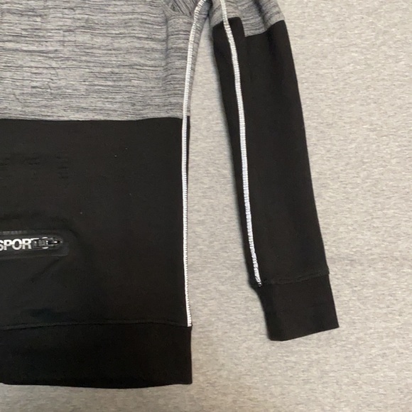 SOLD Superdry Training Gymtech Zip Hoodie - Picture 3 of 10